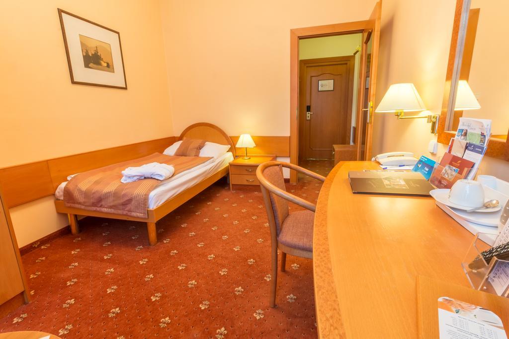 Ensana Hvězda - Imperiál - Neapol Hotel Mariánské Lázně Exterior foto