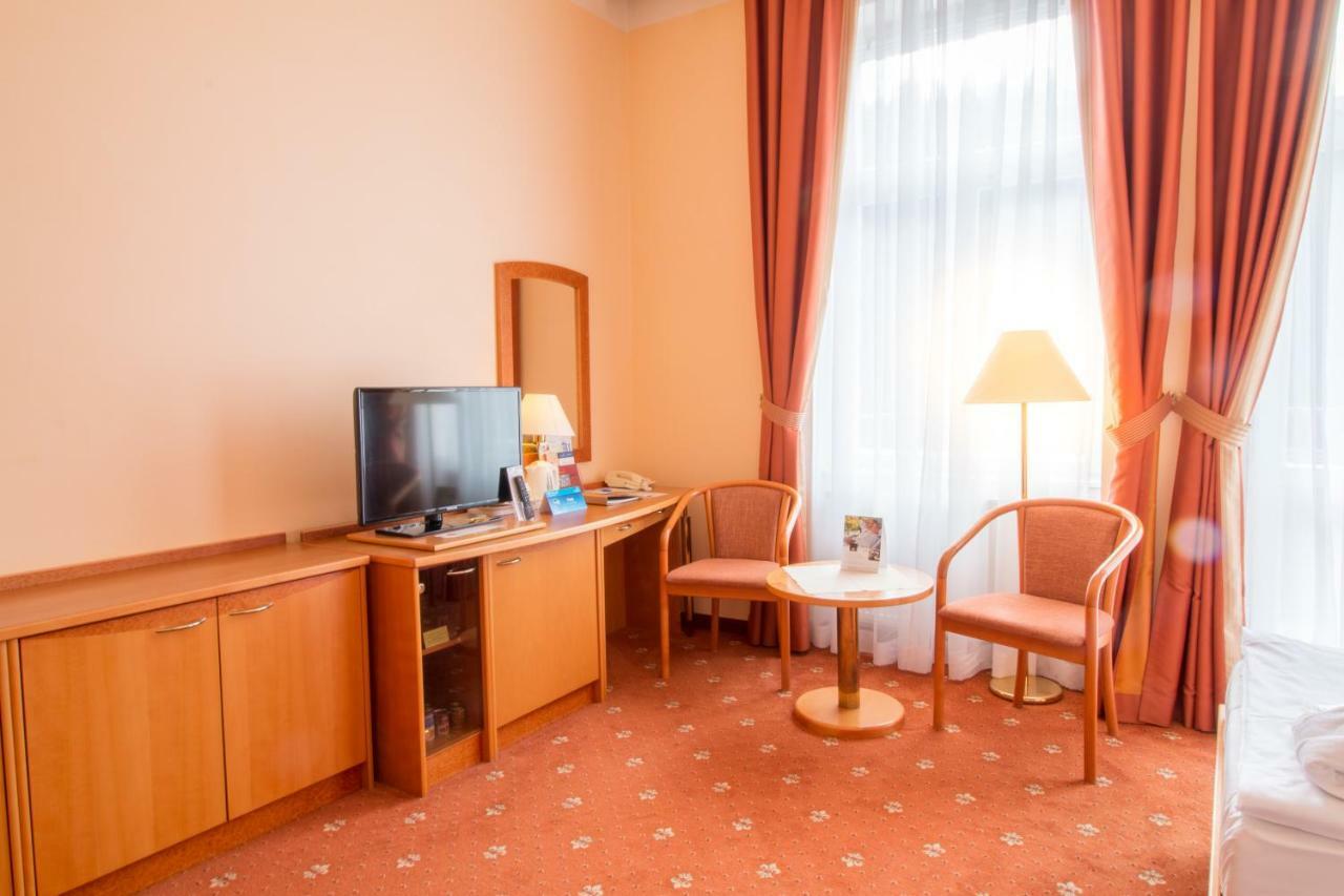 Ensana Hvězda - Imperiál - Neapol Hotel Mariánské Lázně Exterior foto