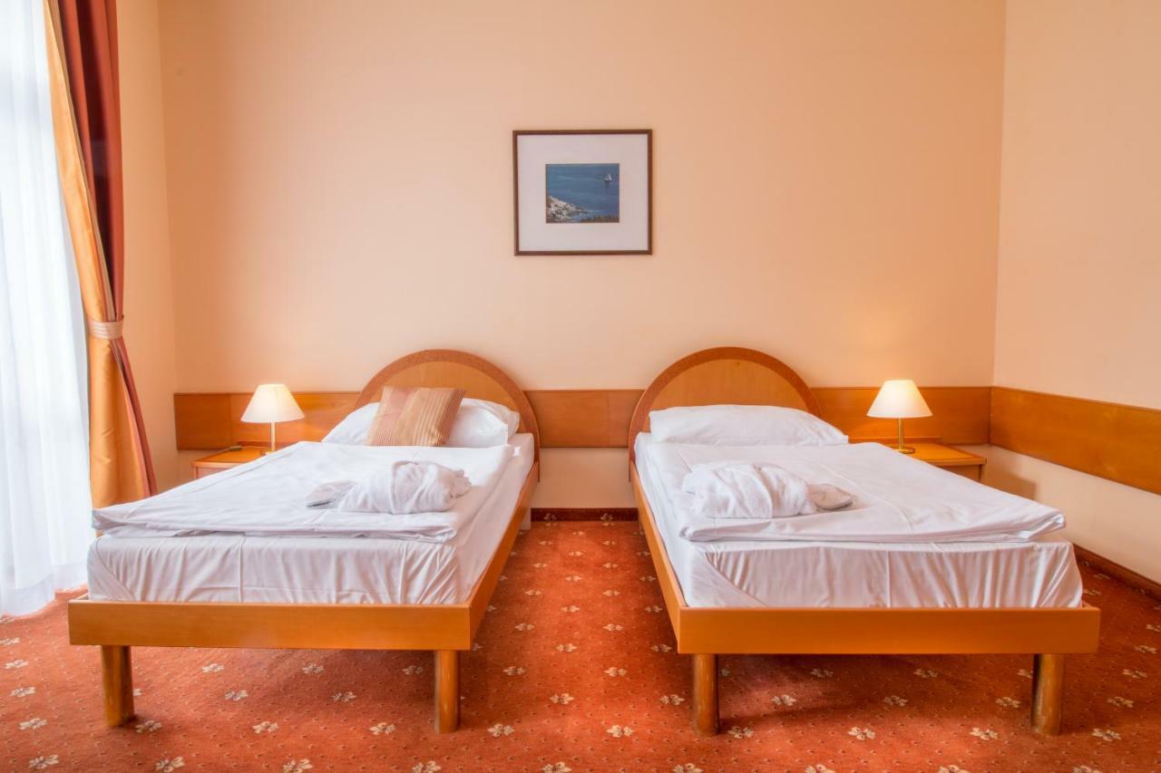 Ensana Hvězda - Imperiál - Neapol Hotel Mariánské Lázně Exterior foto